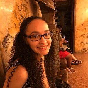 Meet your Posher, Alyssa